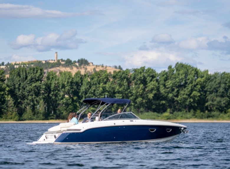 IWBC-Yacht-nw-Cobalt-bell-tower