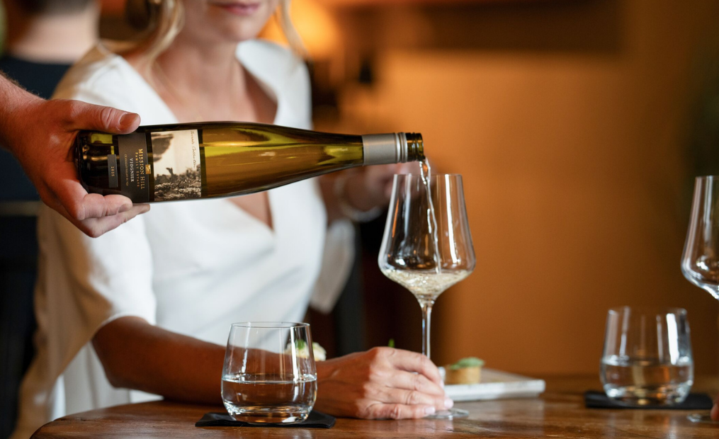 MH-Guest-Experience-Slider-Bottle-Viognier